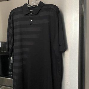 TIGER  WOOD  NIKE  POLO  SHIRT   SIZE  XL.